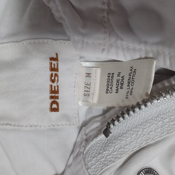Bnwot!! Diesel rain jacket in white sz med. Med weight zip up and buttons w ties - Picture 2 of 12